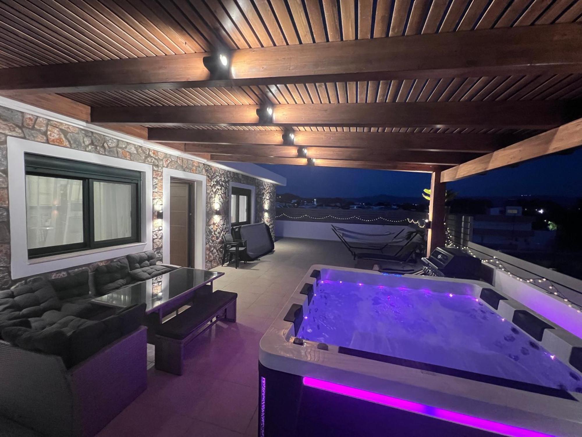 Odyssea Top View & Hot Jacuzzi Front Beach Кремасти Экстерьер фото