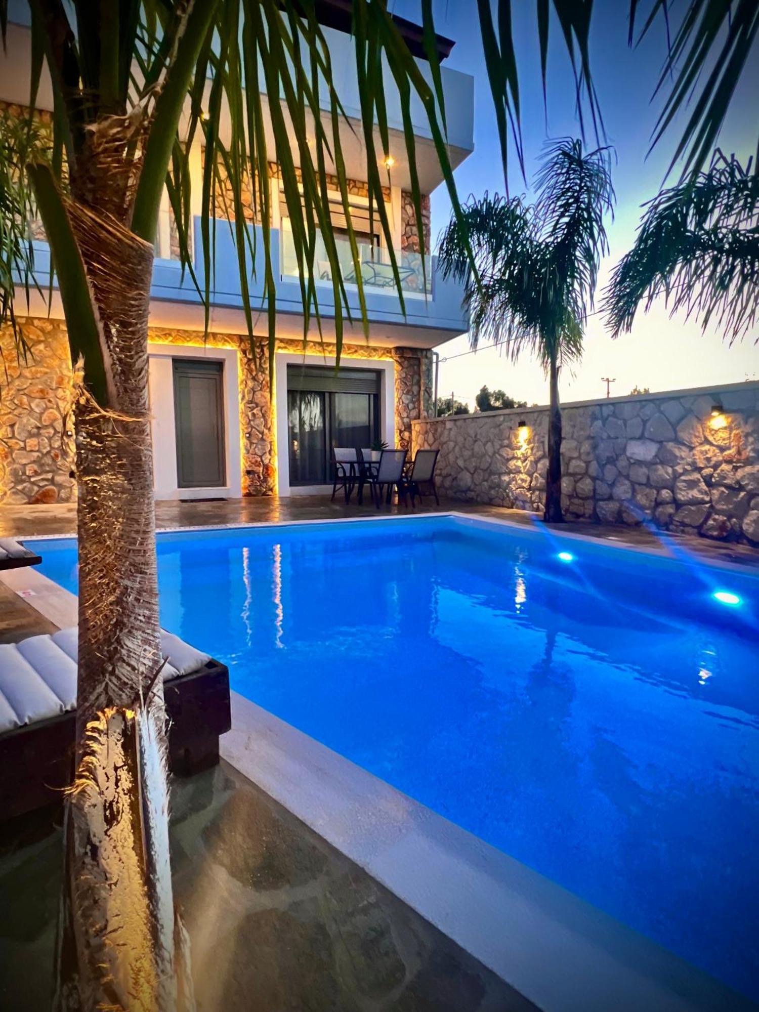 Odyssea Top View & Hot Jacuzzi Front Beach Кремасти Экстерьер фото